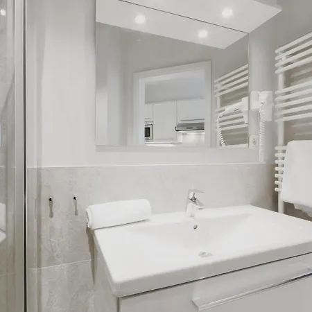 Duenenvilla 17, Whg 8 *